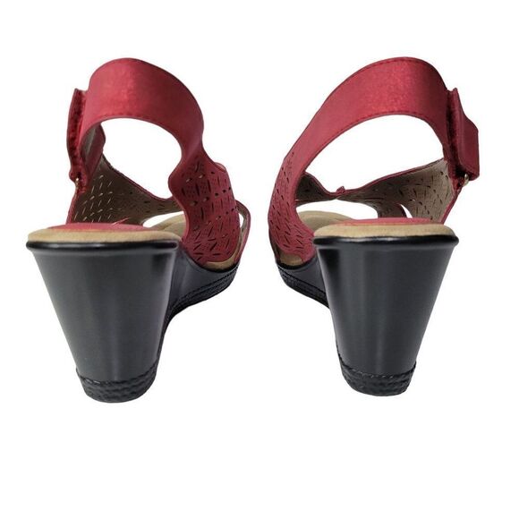 Soft Style by Hush Puppies Perforated Slingback Wedges (Size 7.5) - Picture 5 of 13